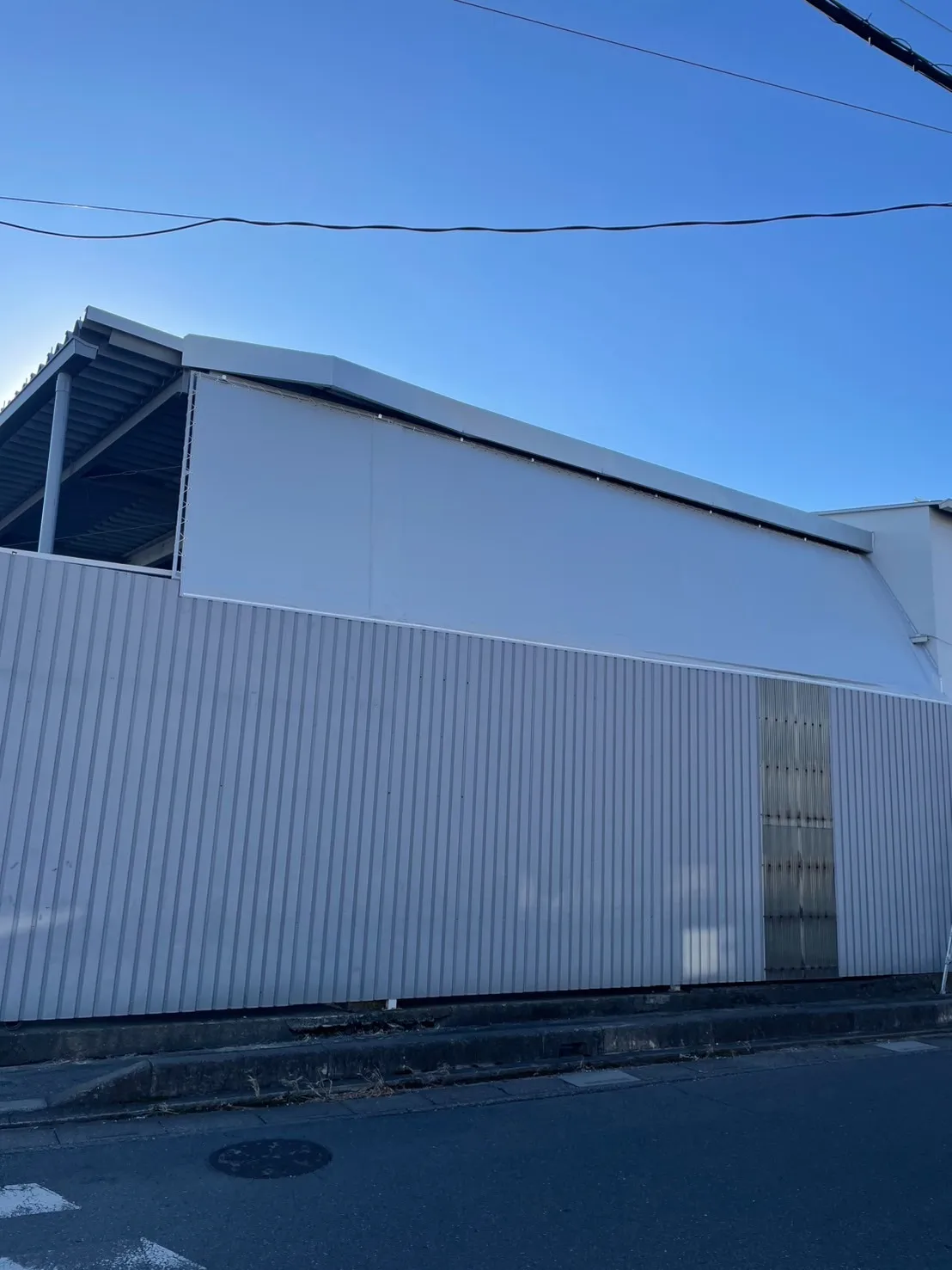 倉庫雨除けシート新設工事